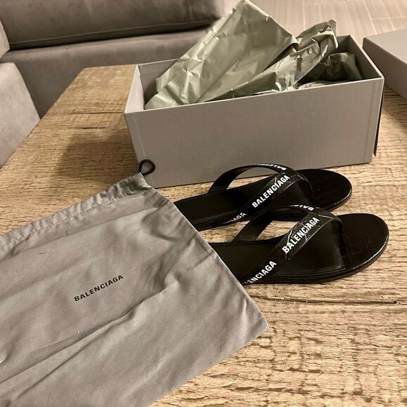 Balenciaga Croc Embossed Logo Sandals. - Picture 5 of 9